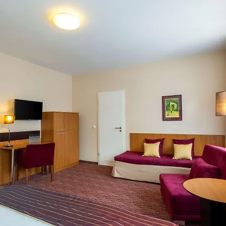 Hotel Comfort Tom Kyle 3*