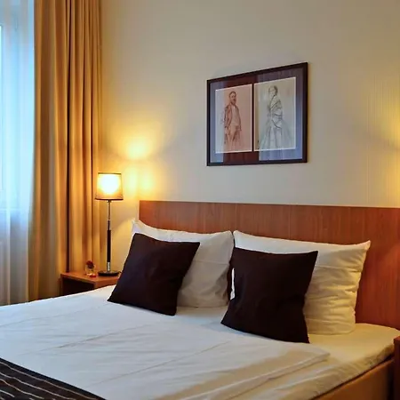 Hotel Comfort Tom Kyle